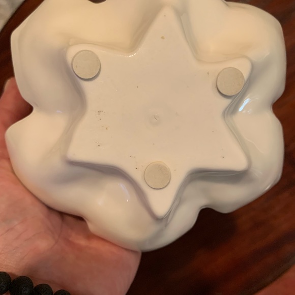 Unique Gardenia Art Piece Porcelain - Picture 3 of 3